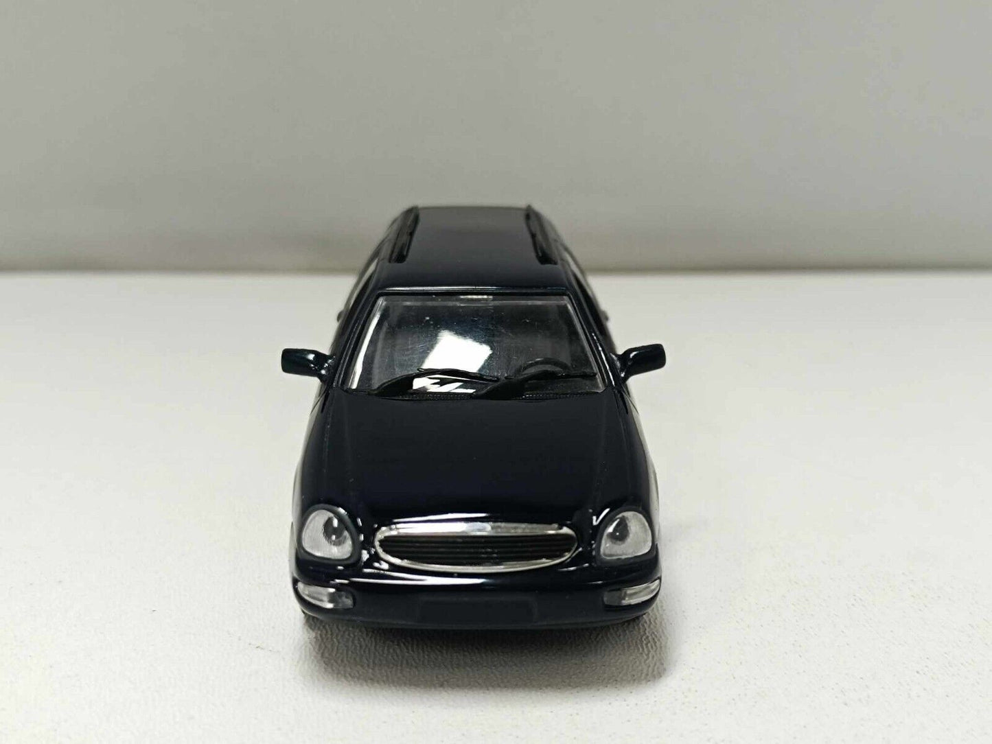 Ford Scorpio Break 1995 Blue Navy - Minichamps 1:43 + Teca