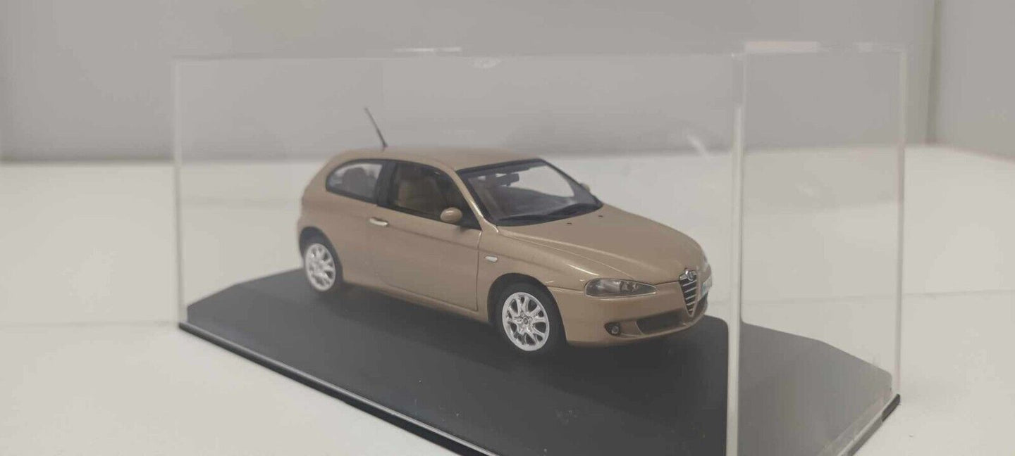 Alfa Romeo 147 Restyling 2 Serie 2005 Gold Luci Di Amalfi Minichamps 1:43 Teca