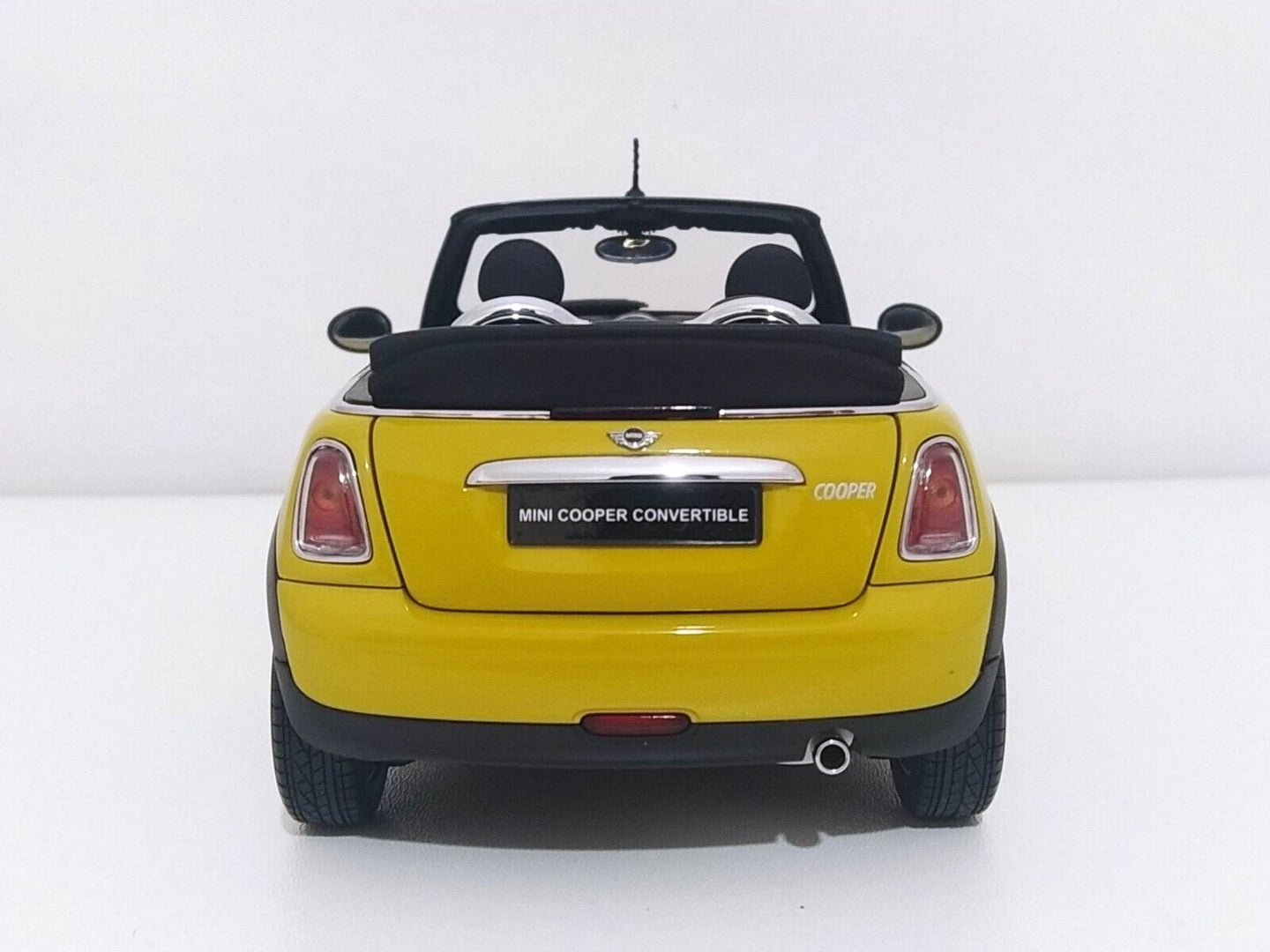 Mini Cooper Convertible 2009 - Kyosho 1:18 GM Shop