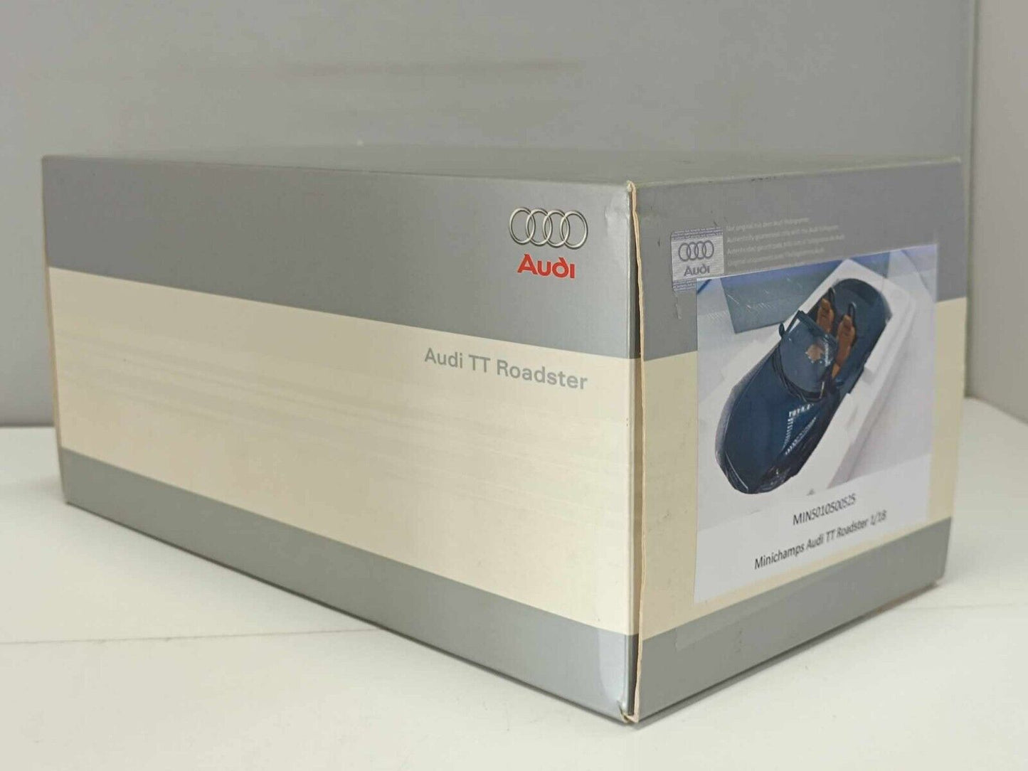 Audi TT Roadster 2006 Tiefseeblau - Minichamps Dealers Edition 1:18 GM Shop