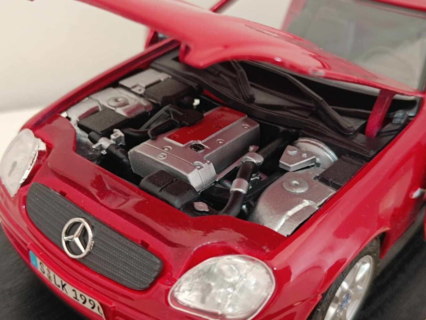 Mercedes-Benz SLK 230 - Maisto 1:18 GM Shop