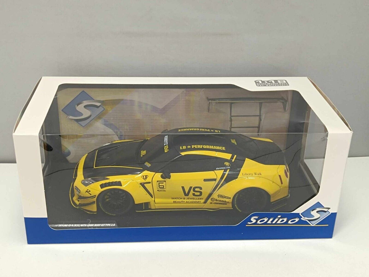 Nissan GTR R35 LB Liberty Walk Type 2 - 2020 Yellow Giallo Solido 1:18 Nuovo