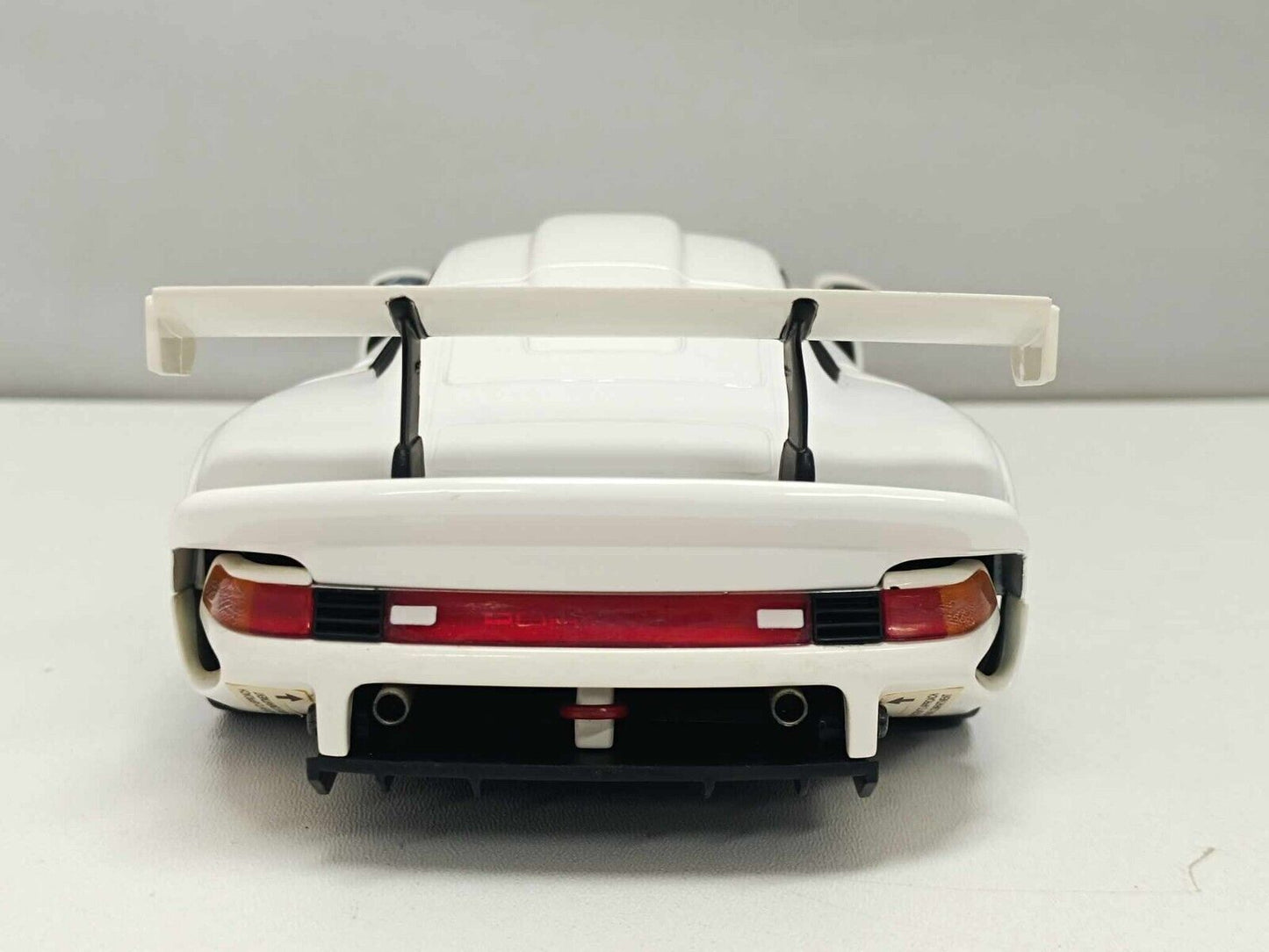Porsche 911 GT1 White 1996 - UT Models 1:18