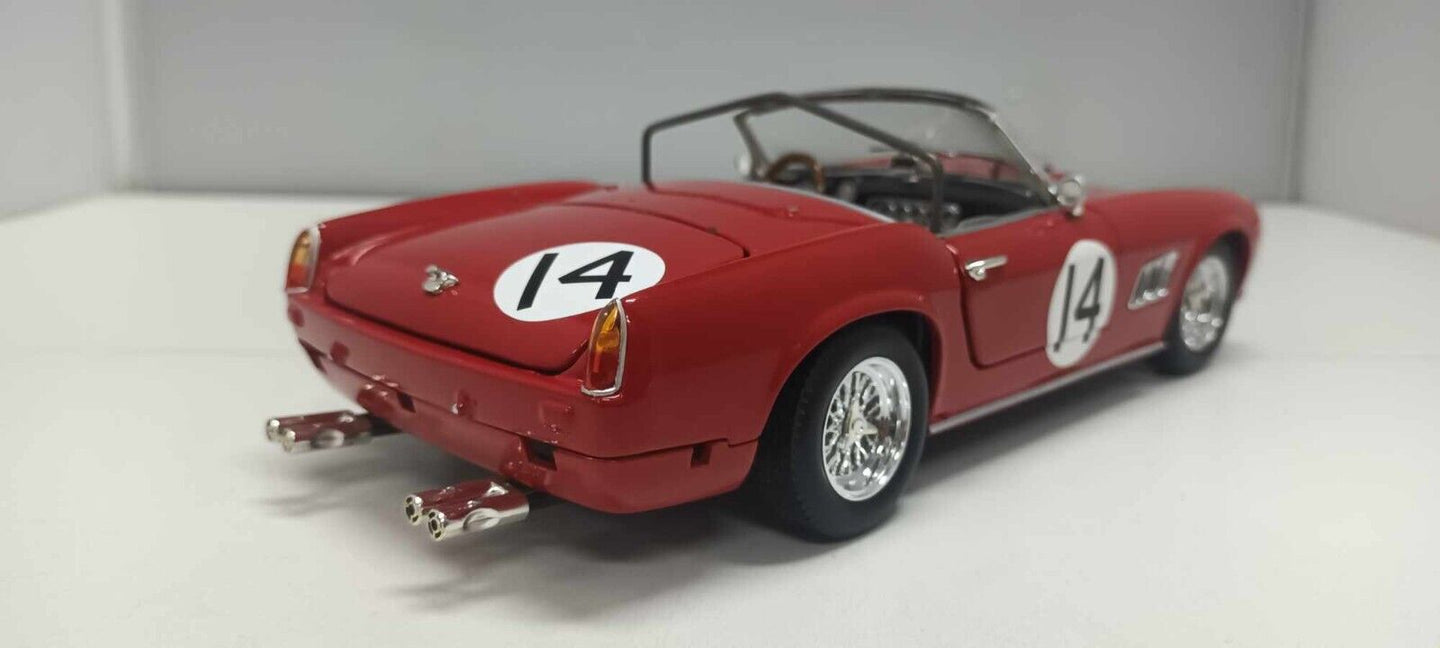 Ferrari 250 GT LWB California Spyder 12h di Sebring 1960 Hot Wheels 1:18 Usato