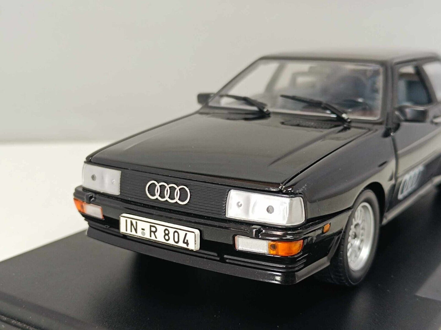 Audi Quattro 2.li Turbo 4 Nero Black 1986 Edicola Leo Models 1:24 Usato + Teca