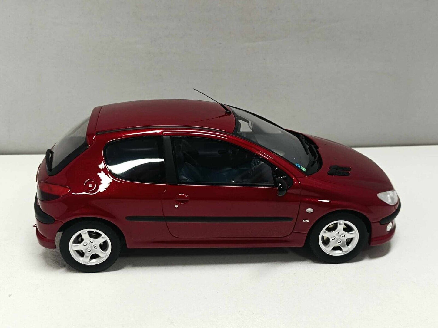 Peugeot 206 S16 Red 2003 - Ottomobile 1:18 Nuovo Limited Edition