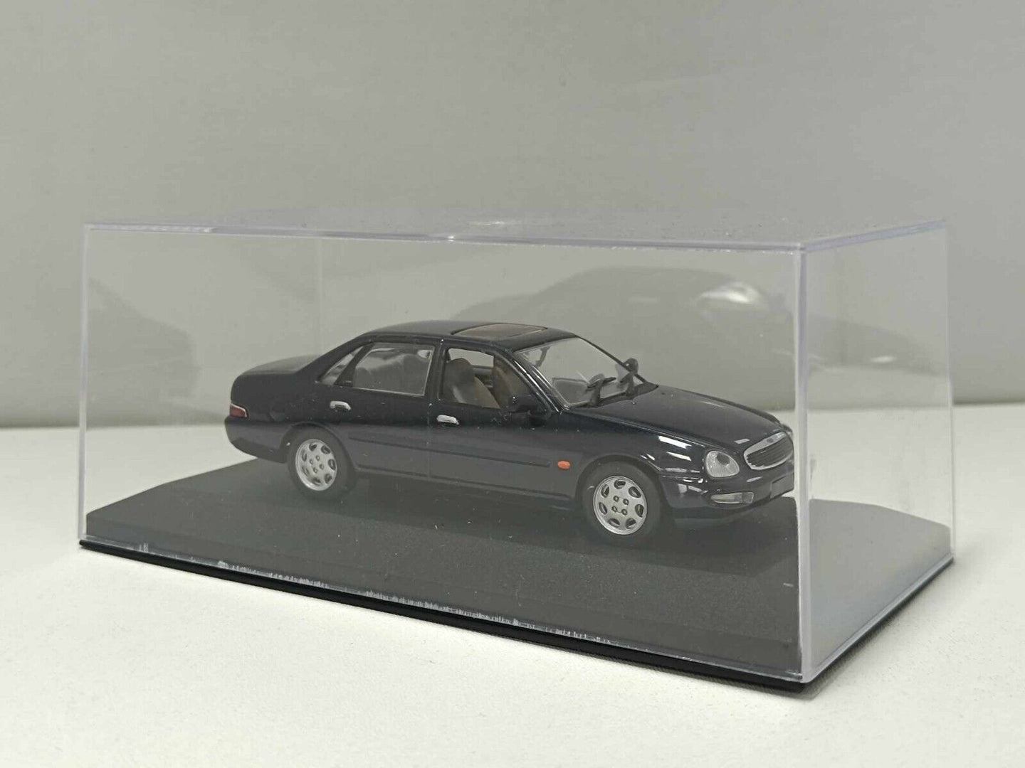 Ford Scorpio Saloon 1995 Blue Navy - Minichamps 1:43 Usato Teca