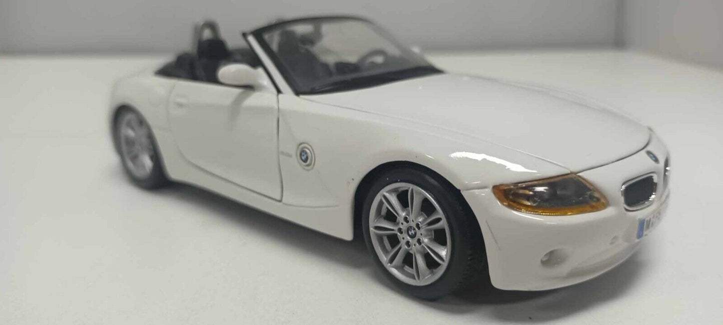 BMW Z4 Spider 2003 White Bianco Burago 1:24 Usato 1/24