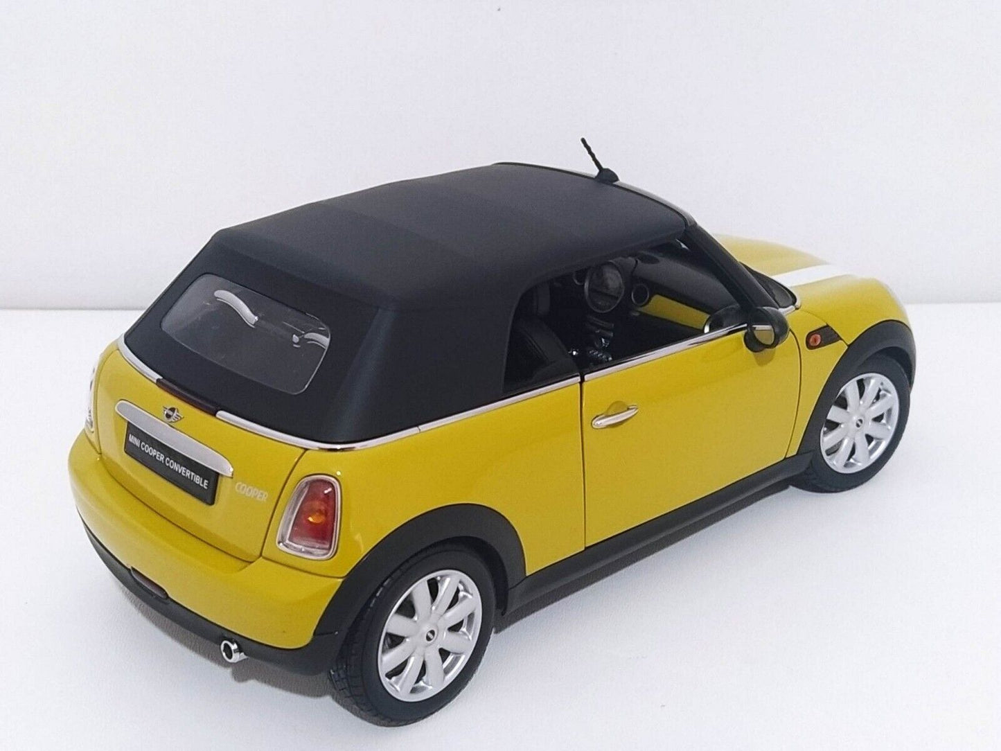 Mini Cooper Convertible 2009 - Kyosho 1:18 GM Shop