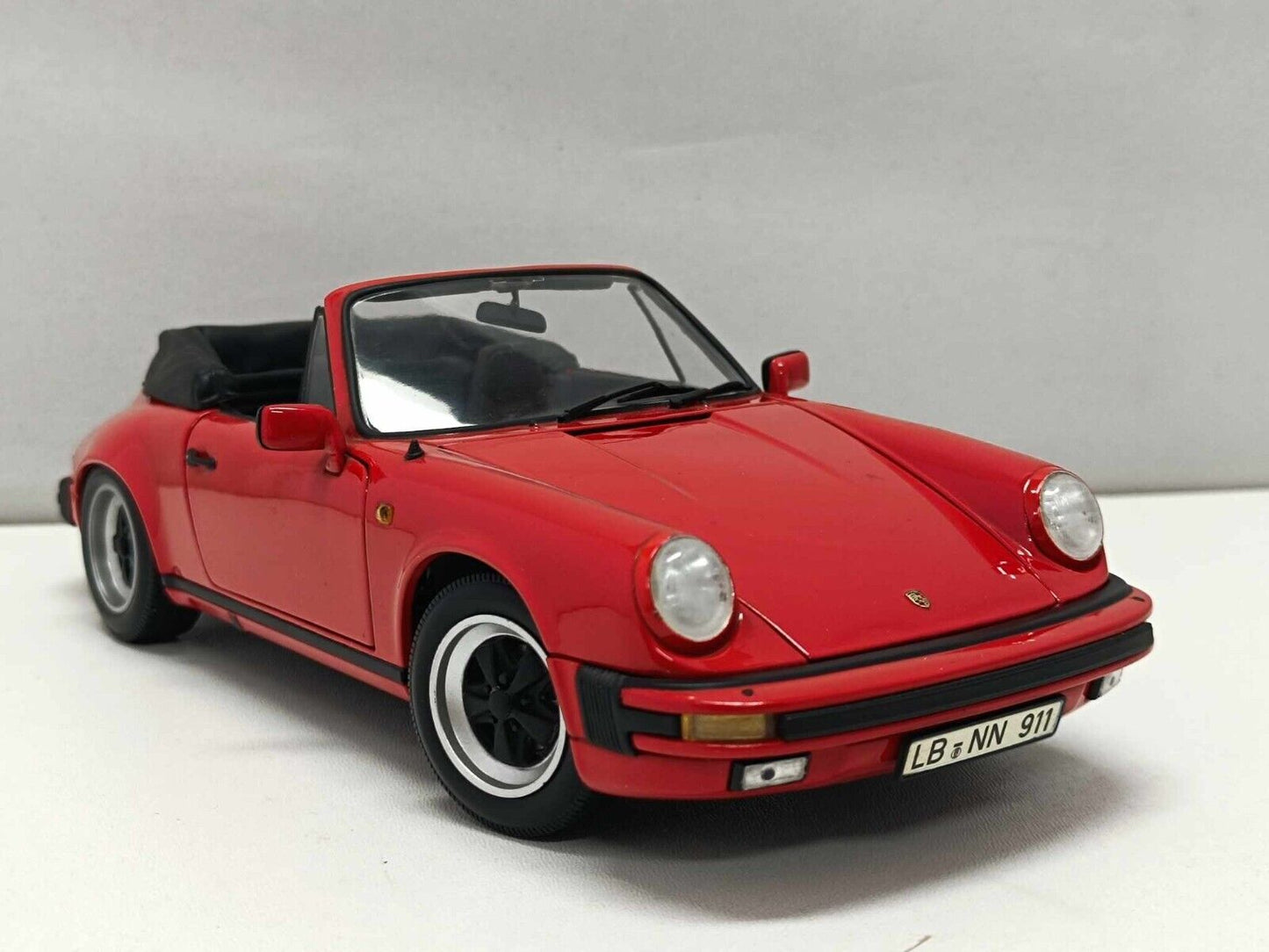 Porsche 911 Carrera Cabriolet 1983 Red Rosso - Minichamps 1:18 Rare