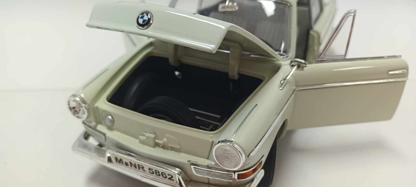BMW 700 LS Luxus 1962 Signature Models 1:18 White Bianco Usato