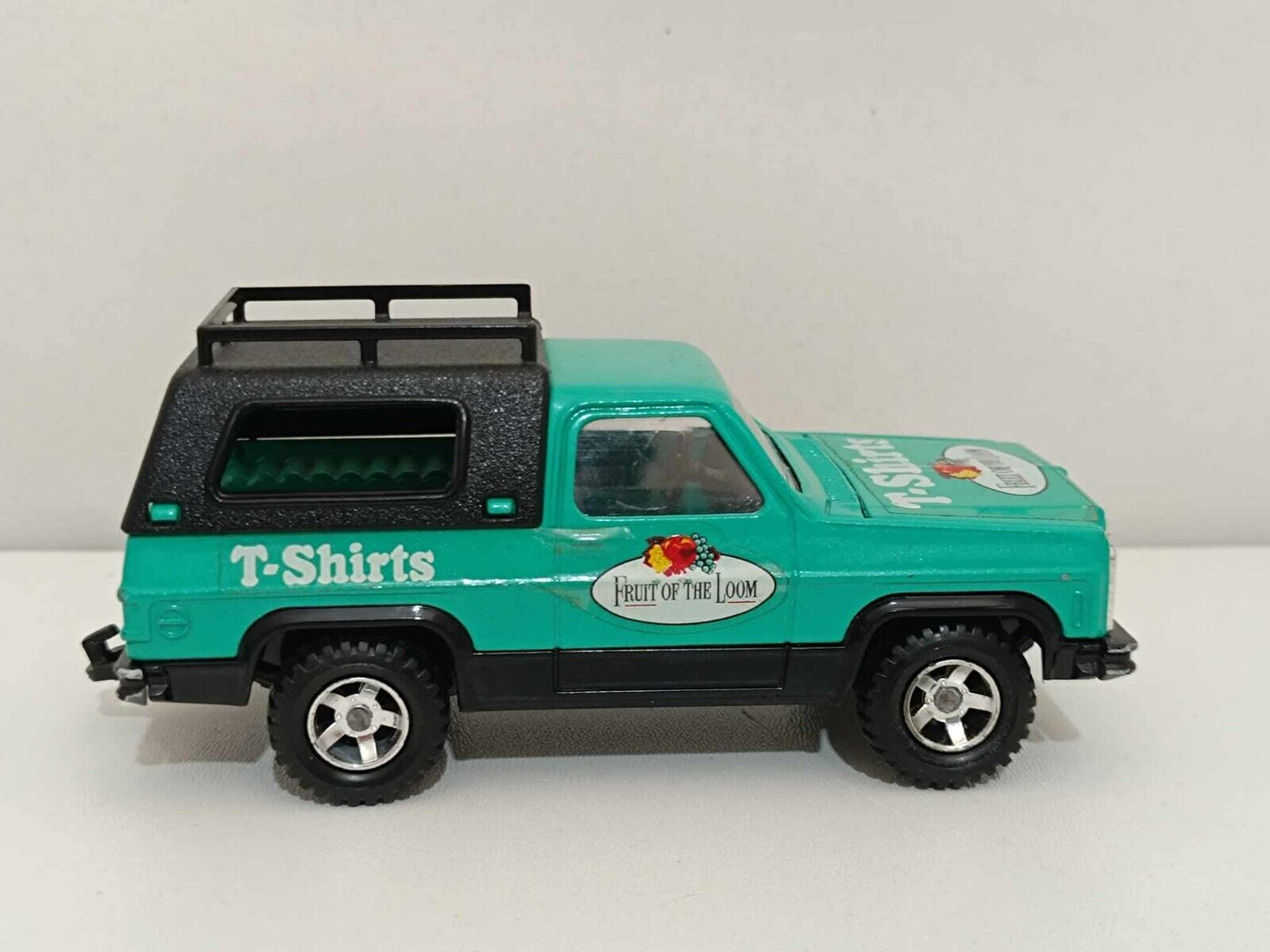 Chevrolet Blazer + Roulotte Fruit of the Loom (Rare) - Majorette 1:36 GM Shop