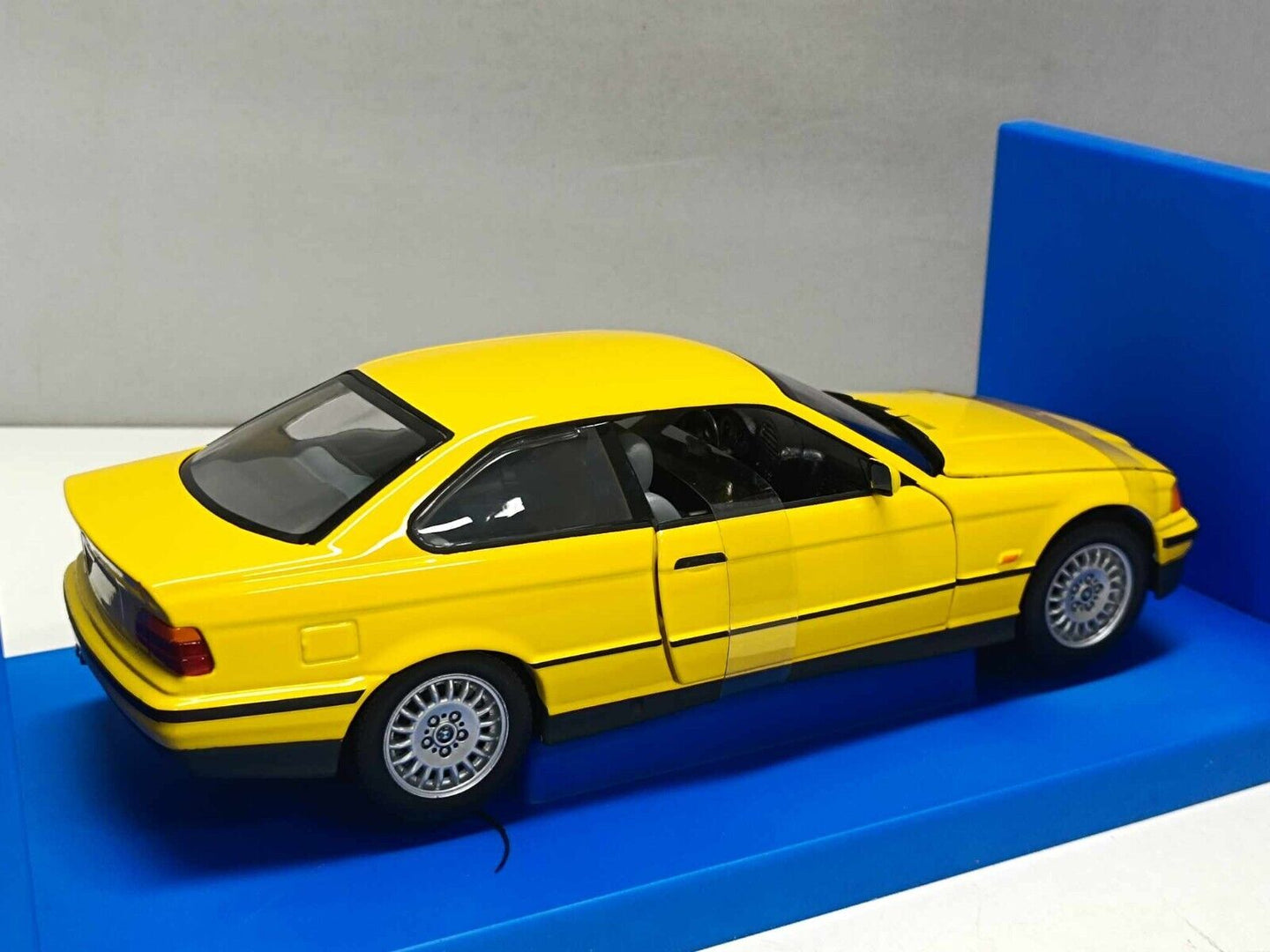 BMW Serie 3 Series Coupé UT Models 1:18 Giallo Yellow Usato + Box 1/18