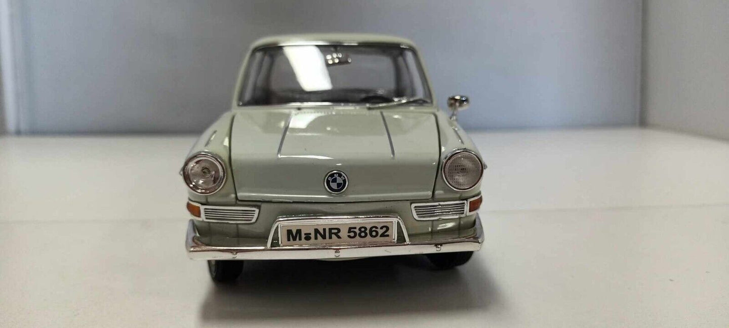 BMW 700 LS Luxus 1962 Signature Models 1:18 White Bianco Usato