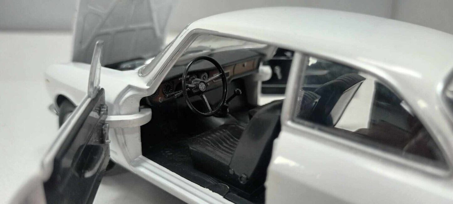 Alfa Romeo Giulia GT 1300 Junior 1965 Bianco White Edicola By Metro 1:24 Usato