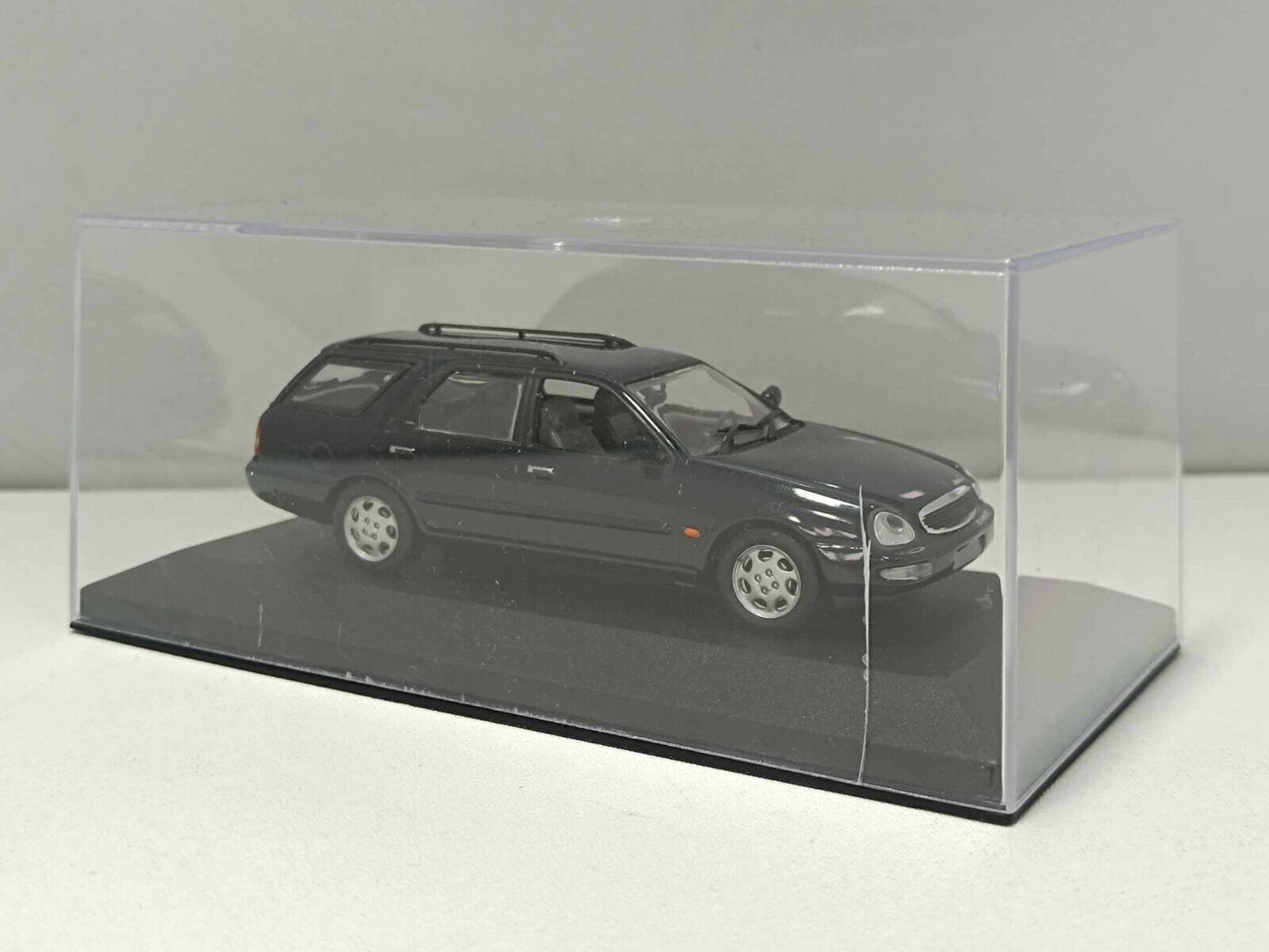 Ford Scorpio Break 1995 Blue Navy - Minichamps 1:43 + Teca