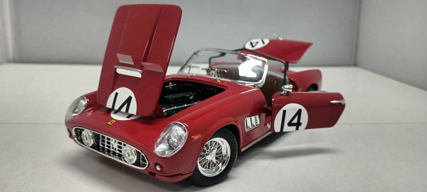 Ferrari 250 GT LWB California Spyder 12h di Sebring 1960 Hot Wheels 1:18 Usato