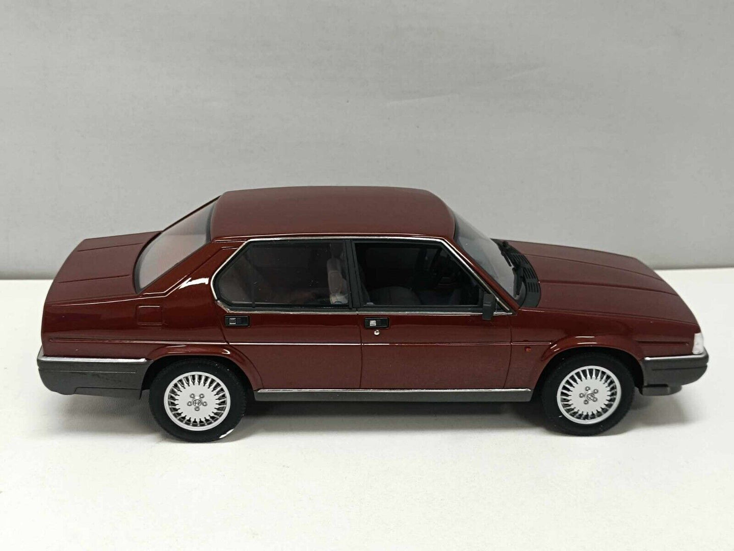 Alfa 90 2.5i Quadrifoglio Oro 1985 Opale Metallizzato Laudoracing 1:18 Usato