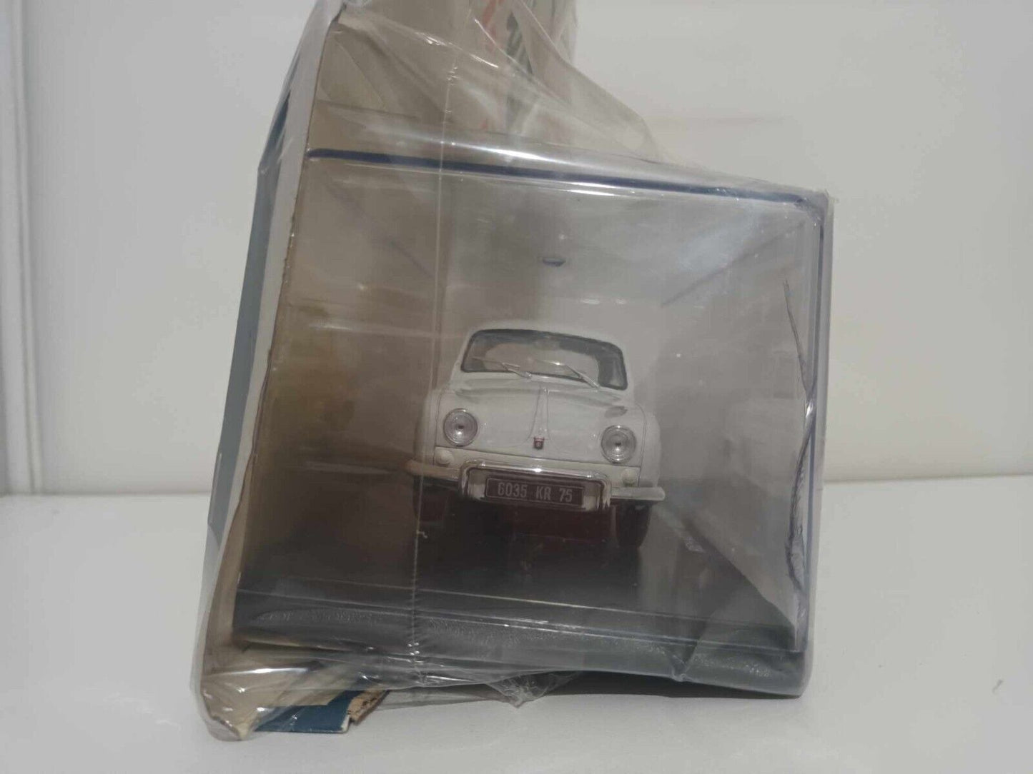 Renault Dauphine 1:24 Bianco Edicola Auto Vintage + Fascicolo GM Shop