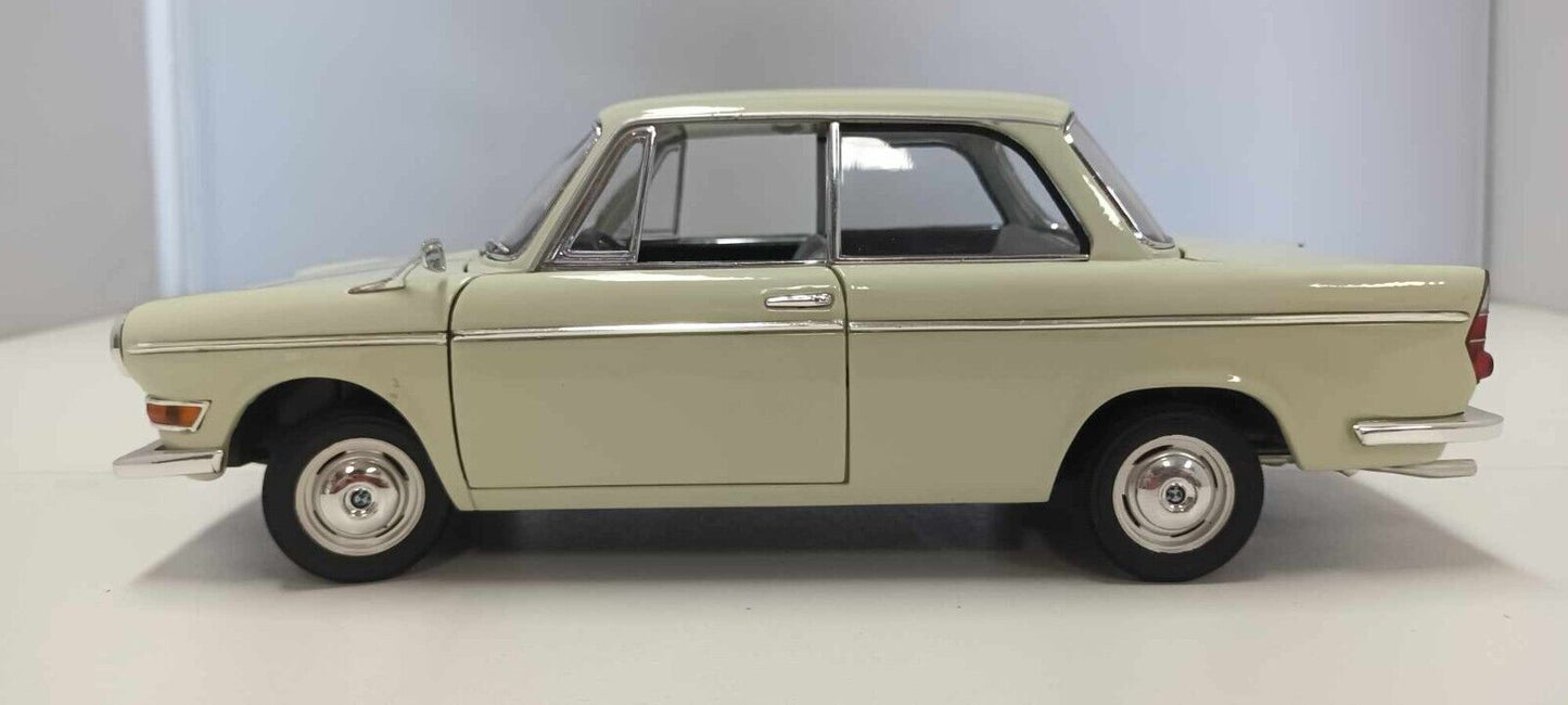 BMW 700 LS Luxus 1962 Signature Models 1:18 White Bianco Usato
