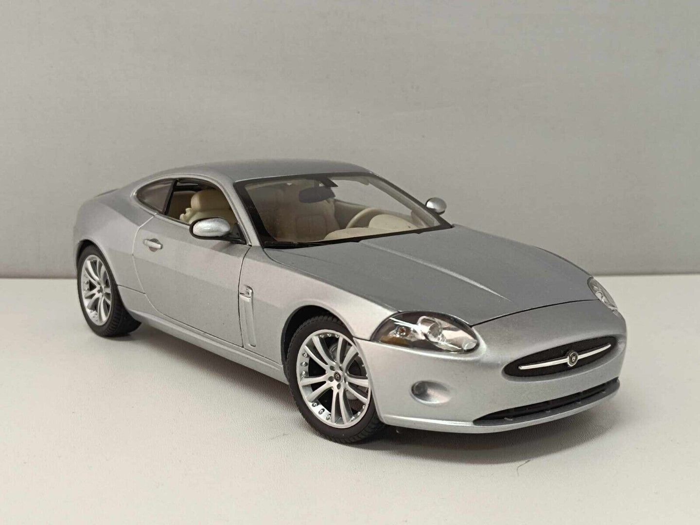 Jaguar XK Coupe 2006 Silver Welly 1/18 Usato Rara Very Rare Diecast GM Shop