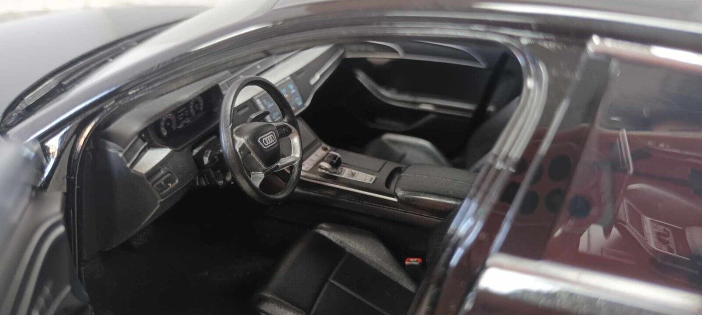 Audi A8 L Mythosschwartz Myth Black Norev 1:18 Audi Collection Usato + Box