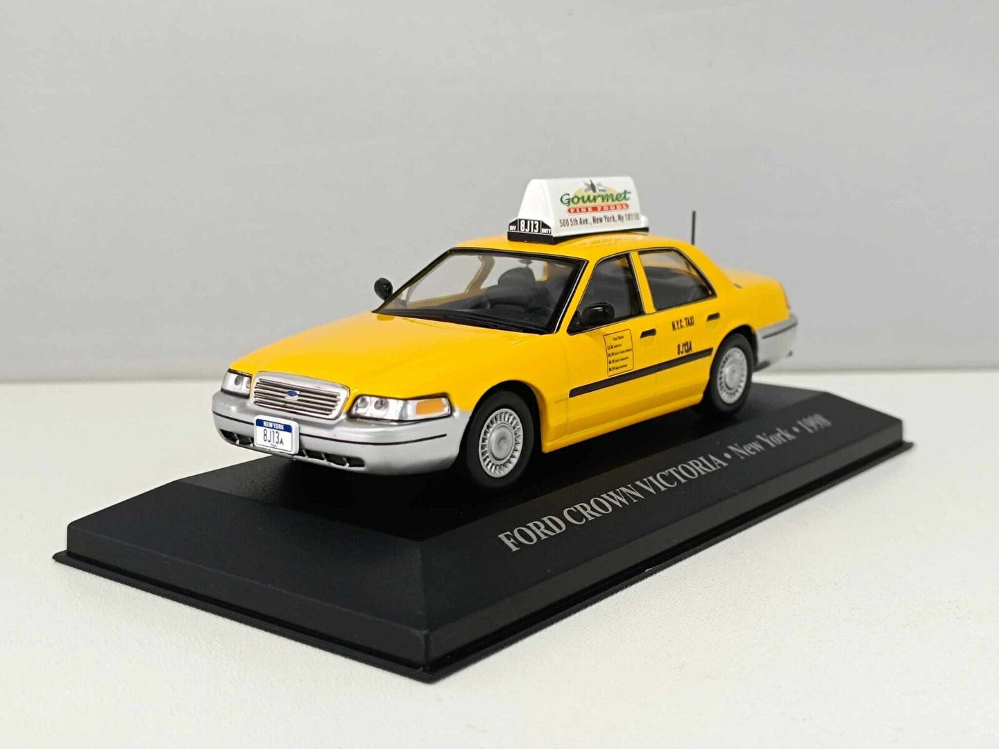 Ford Crown Victoria Taxi New York 1998 Edicola Taxi del Mondo 1/43 Usato + Teca