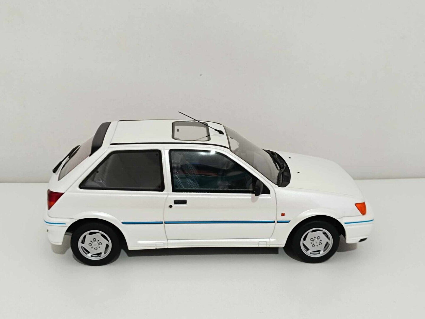Ford Fiesta XR2I Mk3 1989 Bianco White Ottomobile 1:18 Nuovo OT967UVI 1/18