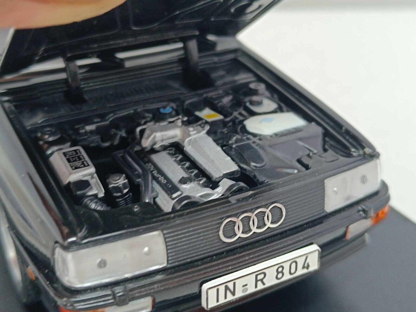 Audi Quattro 2.li Turbo 4 Nero Black 1986 Edicola Leo Models 1:24 Usato + Teca