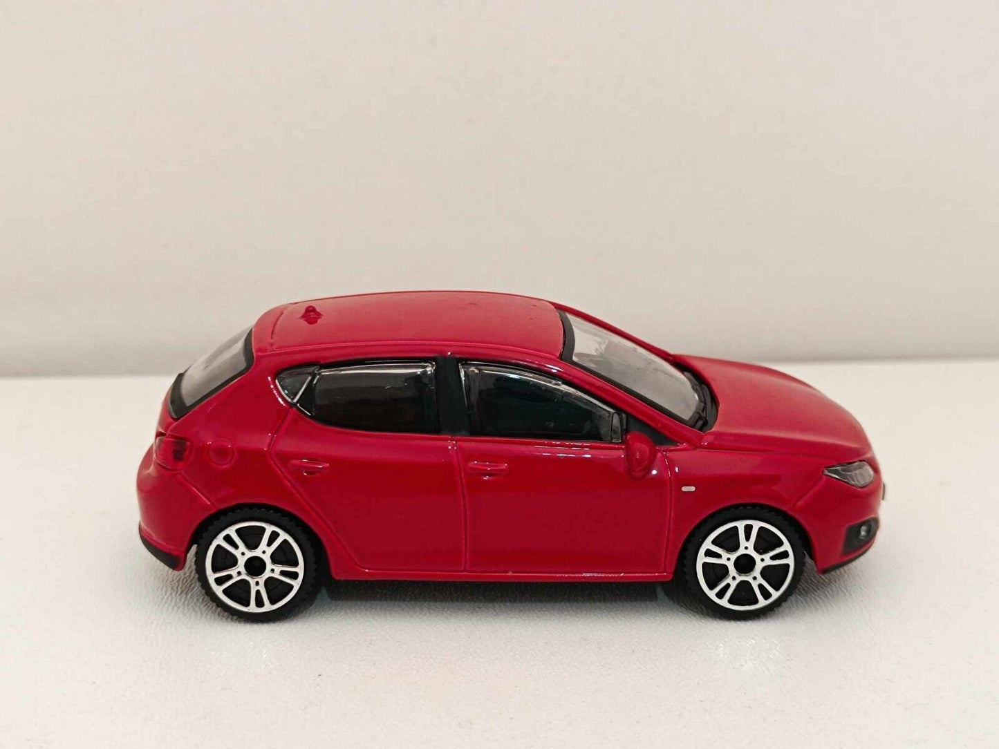 Seat Ibiza 5 Porte 2011 Burago 1:43 Rosso GM Shop