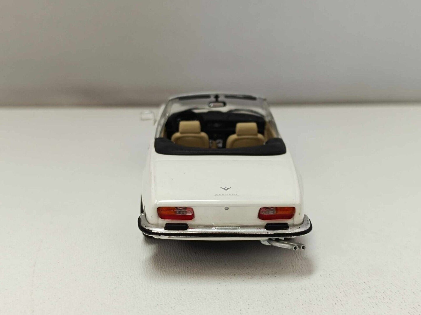 Peugeot 504 Cabriolet 1977 Blanc Alaska Minichamps 1:43 Limited Edition 2.640 Pz