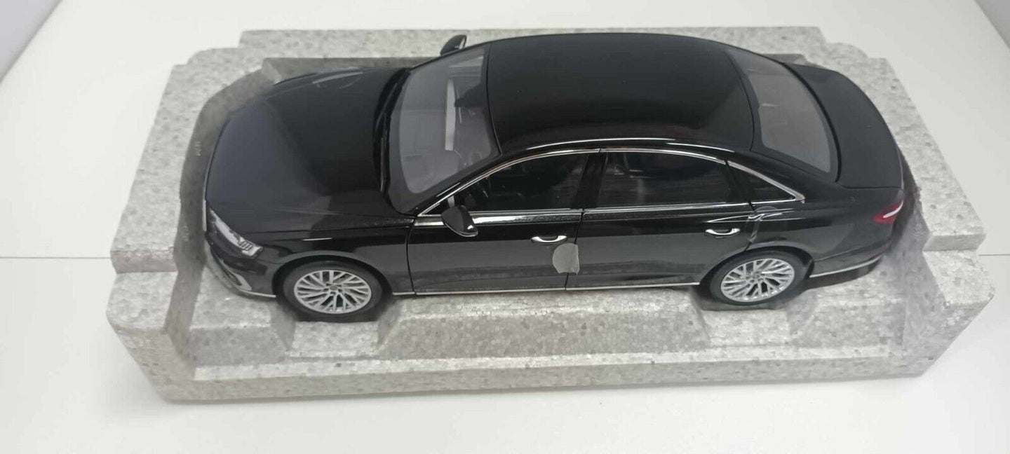 Audi A8 L Mythosschwartz Myth Black Norev 1:18 Audi Collection Usato + Box