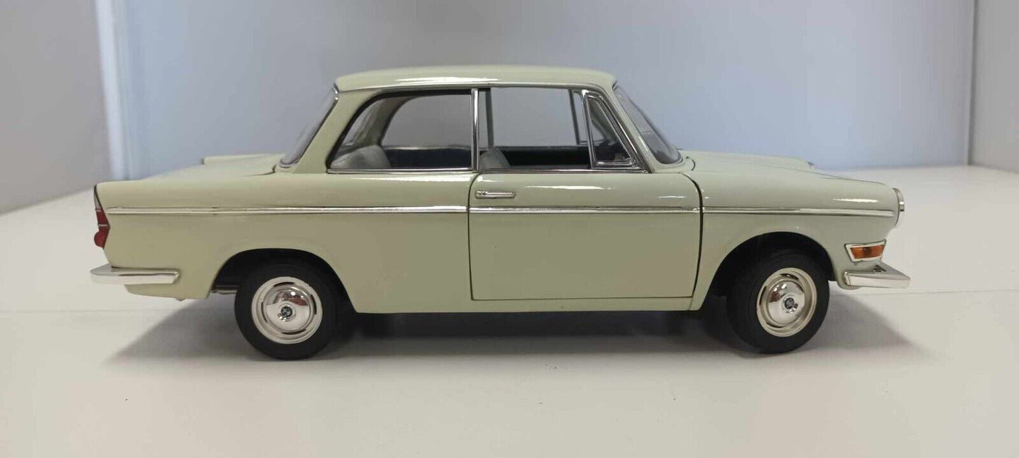 BMW 700 LS Luxus 1962 Signature Models 1:18 White Bianco Usato
