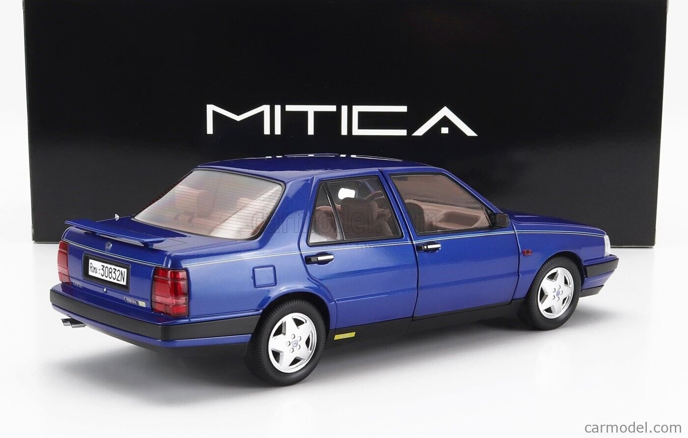 Lancia Thema 8.32 Ferrari 1S 1986 Blue Met Blu Mitica 1:18 Nuovo 1/18
