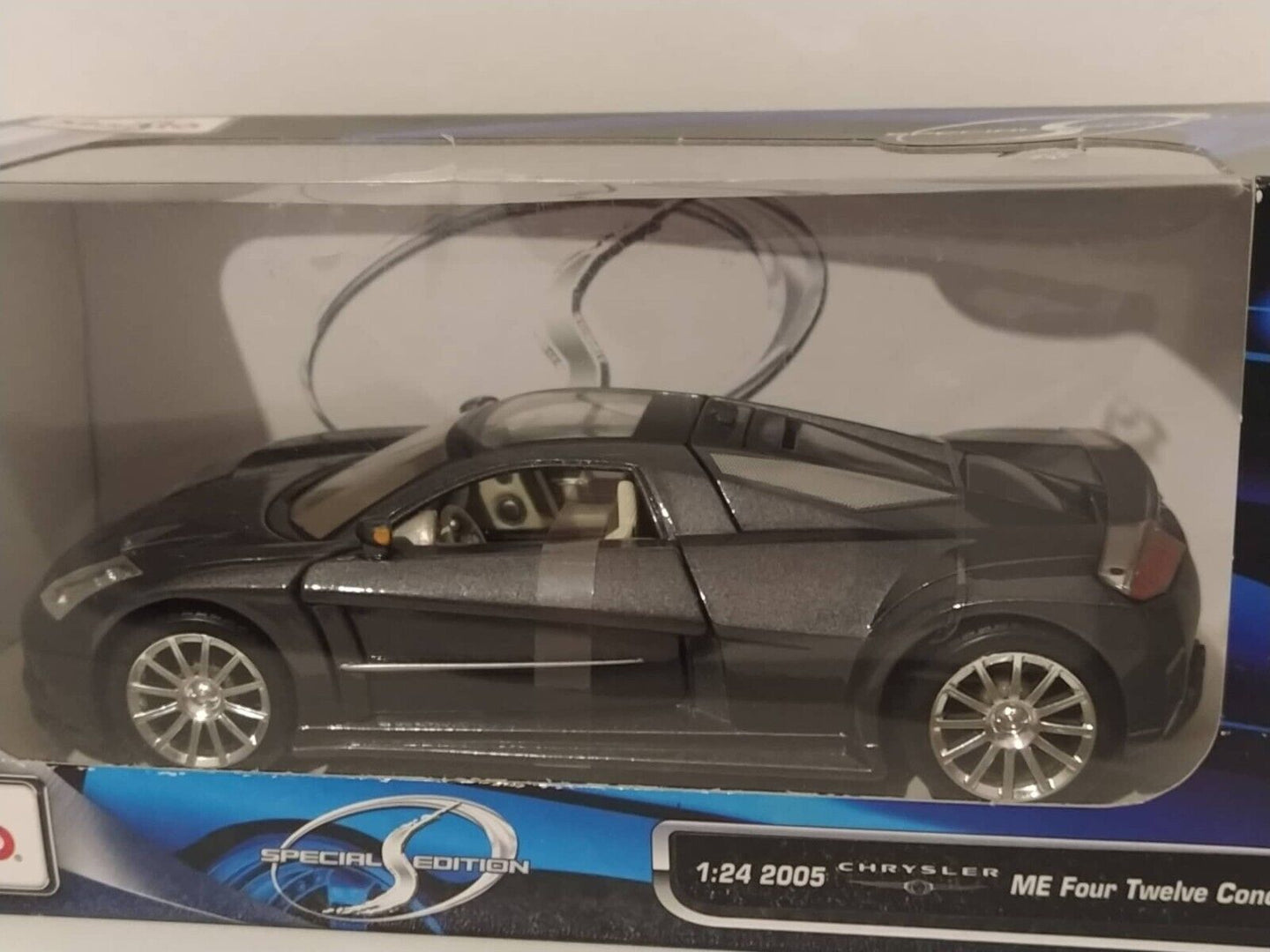 Chrysler Me Four Twelve Concept - Maisto 1:24 GM Shop