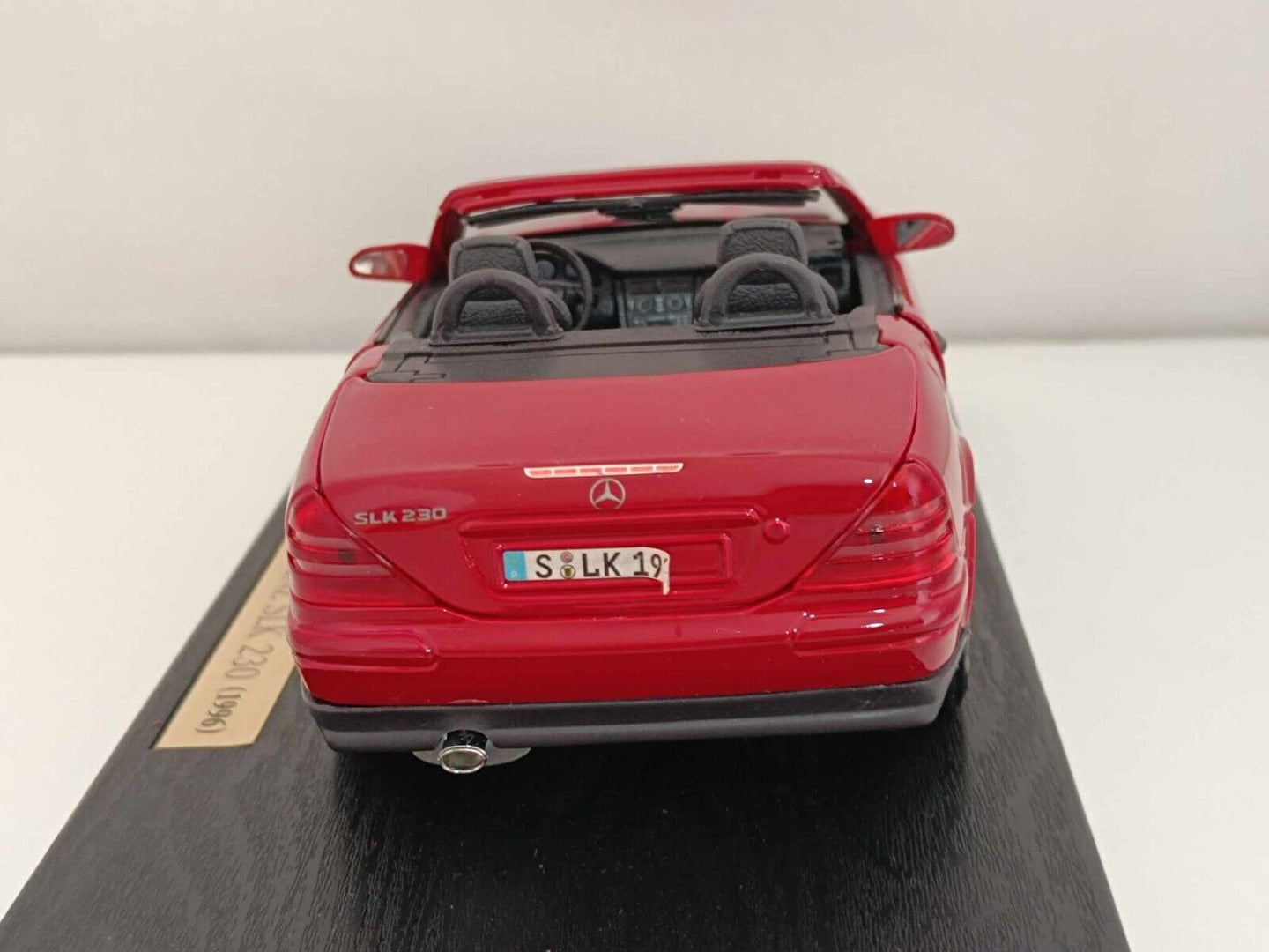 Mercedes-Benz SLK 230 - Maisto 1:18 GM Shop