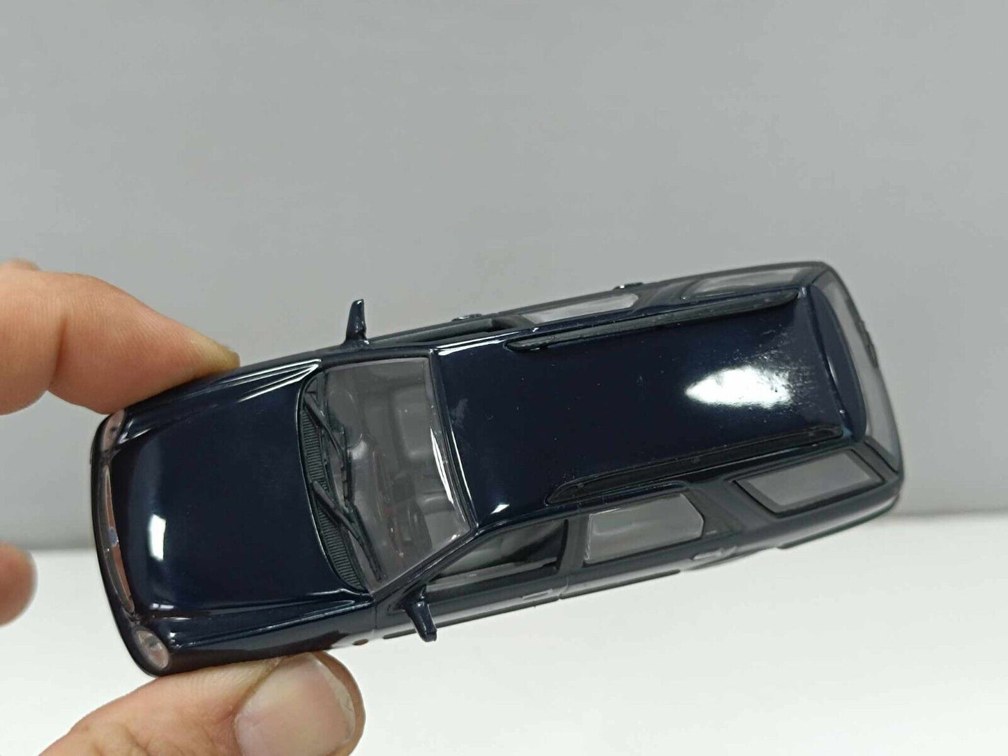 Ford Scorpio Break 1995 Blue Navy - Minichamps 1:43 + Teca