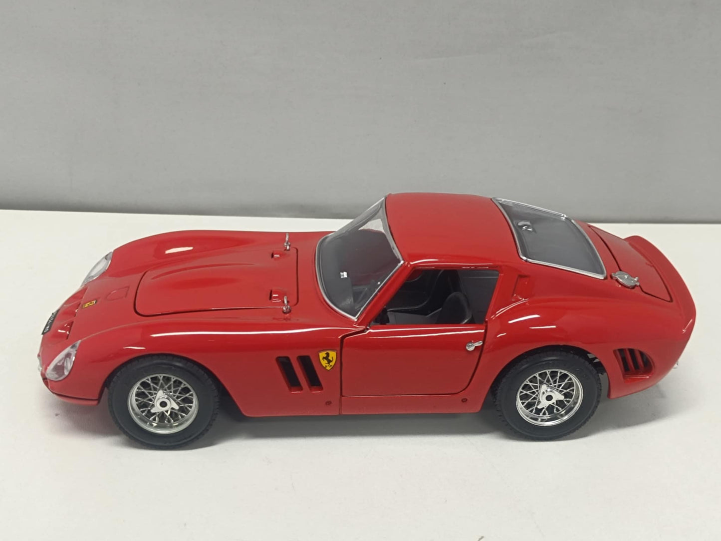 Ferrari GTO 1962 Rosso Red Burago Bburago 1:18 Usato 1/18 Made in Italy