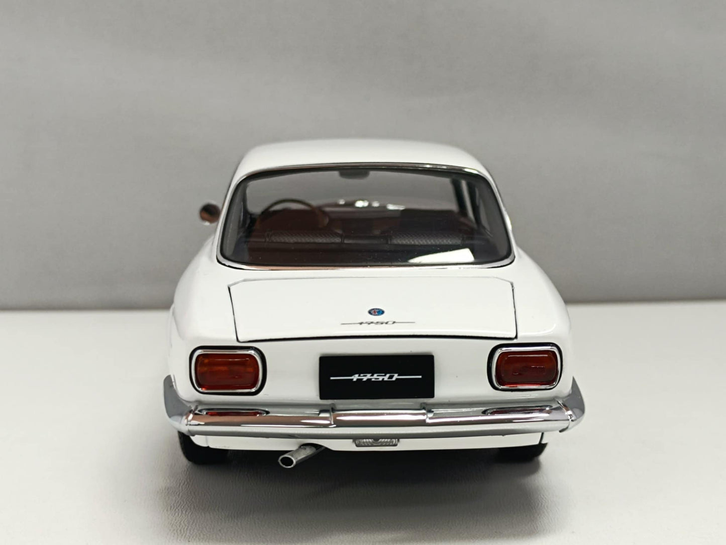 Alfa Romeo 1750 GTV 1967 White Bianco - Autoart 1:18 Usato 1/18