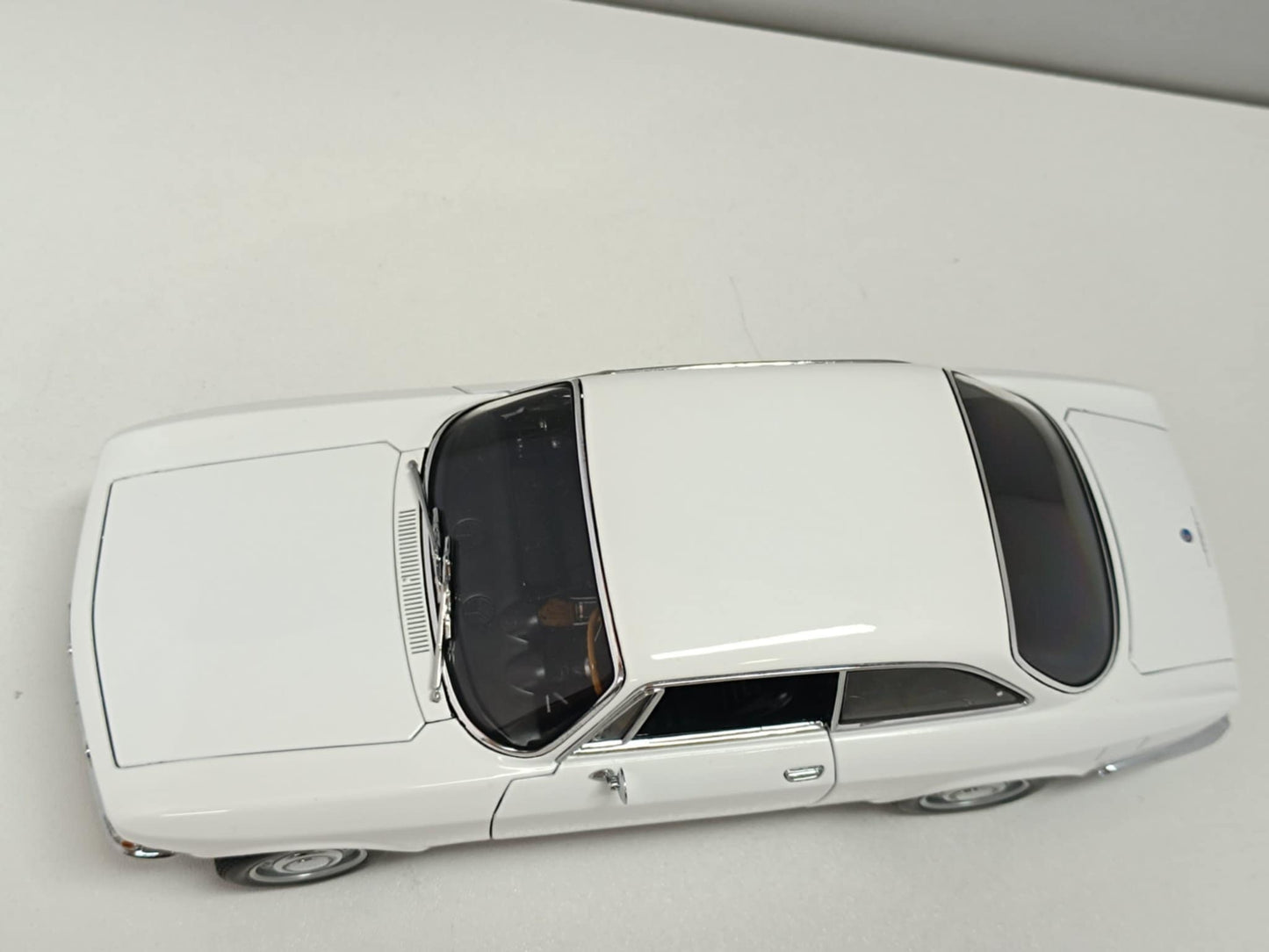 Alfa Romeo 1750 GTV 1967 White Bianco - Autoart 1:18 Usato 1/18